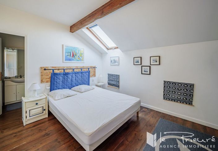 Image No.16-7 Bed House for sale