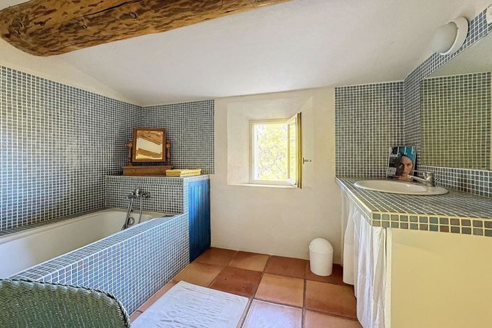 Image No.14-4 Bed House for sale