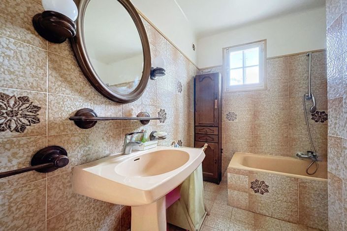 Image No.5-House for sale