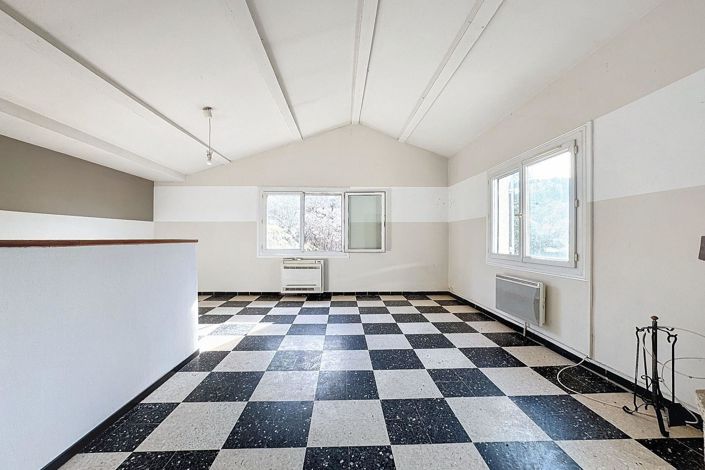 Image No.11-5 Bed House for sale