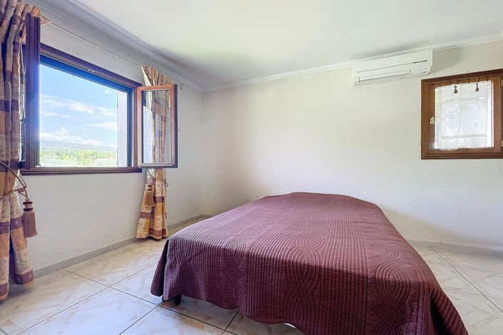 Image No.10-4 Bed House for sale