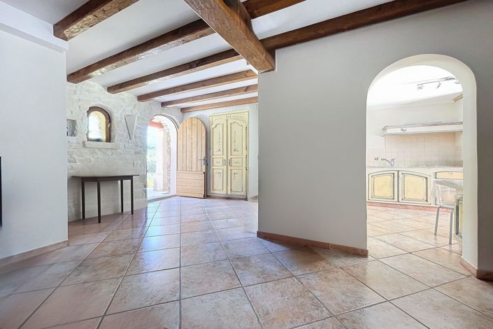 Image No.2-4 Bed House for sale