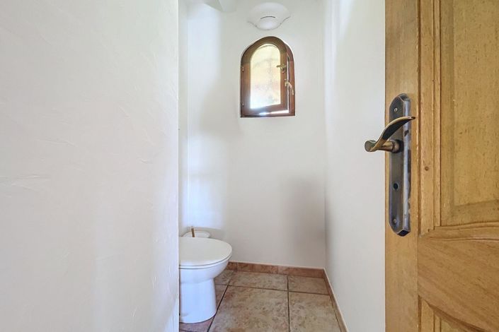 Image No.24-4 Bed House for sale