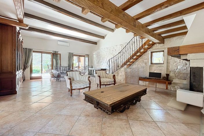 Image No.3-4 Bed House for sale