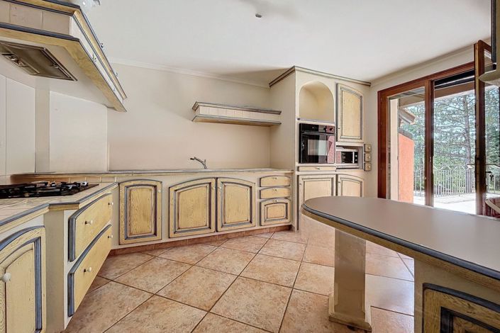 Image No.6-4 Bed House for sale