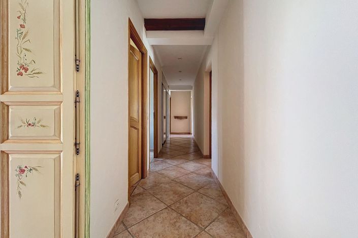 Image No.7-4 Bed House for sale