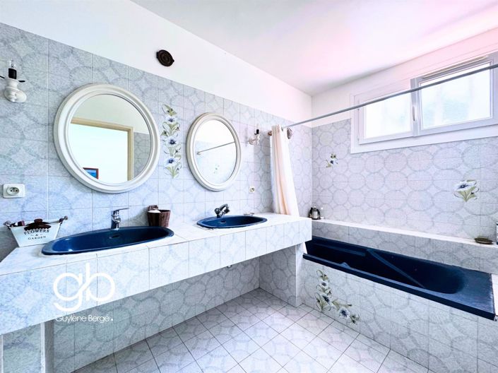 Image No.11-5 Bed House for sale