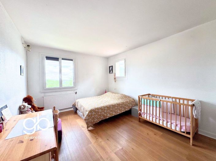 Image No.11-5 Bed House for sale