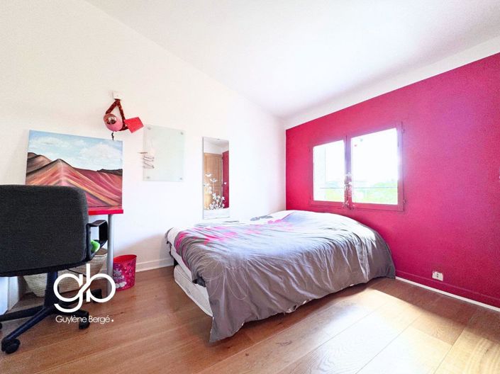 Image No.12-5 Bed House for sale