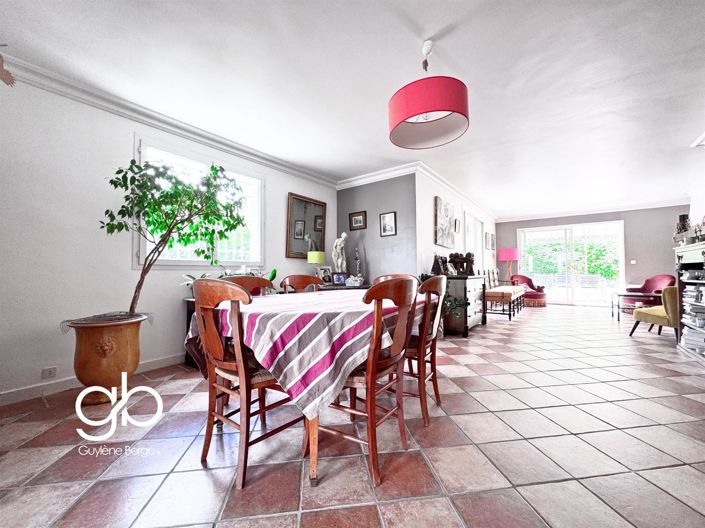 Image No.4-5 Bed House for sale