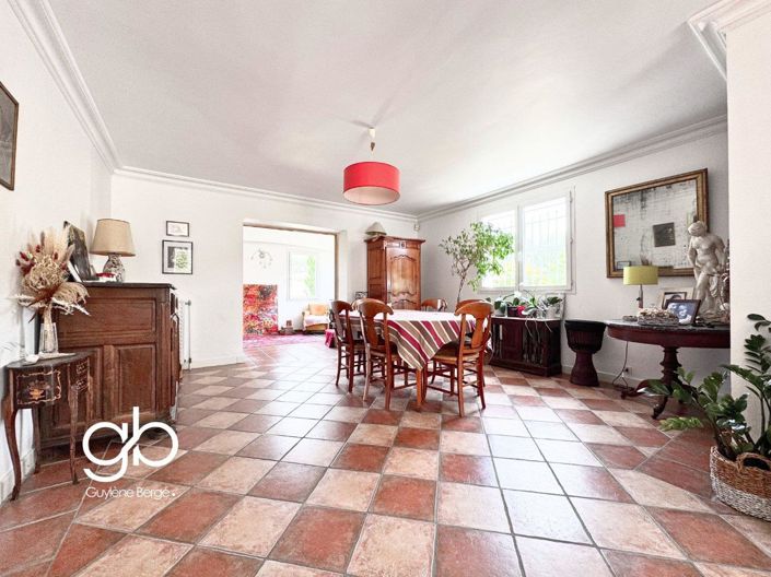 Image No.5-5 Bed House for sale