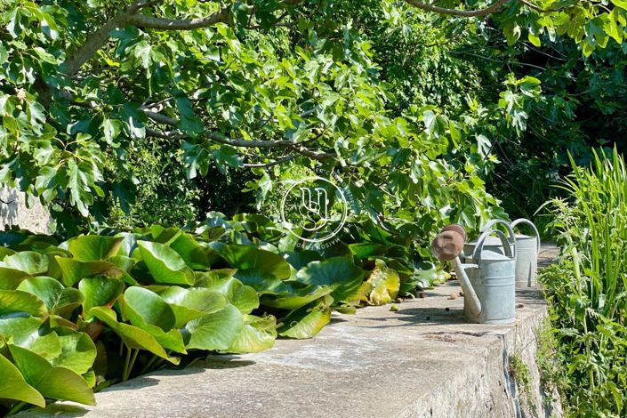 Image No.1-4 Bed House for sale