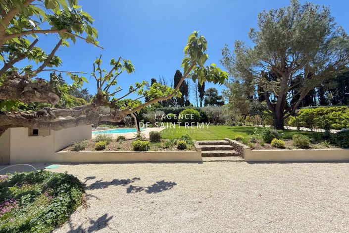 Image No.2-4 Bed House for sale