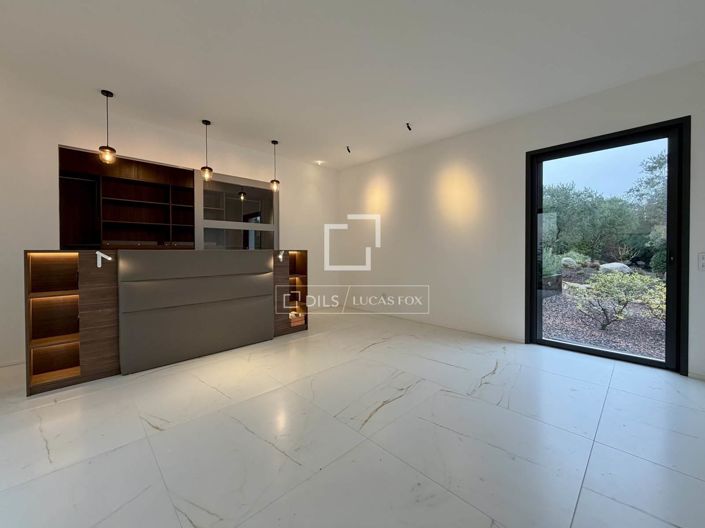 Image No.16-3 Bed House for sale