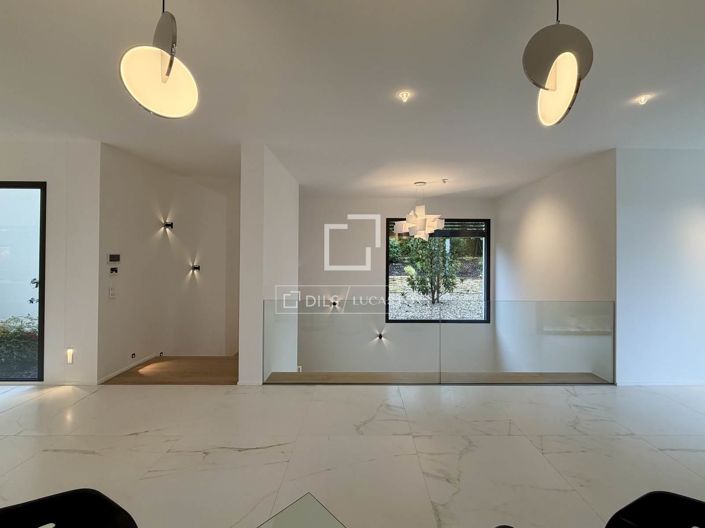 Image No.20-3 Bed House for sale