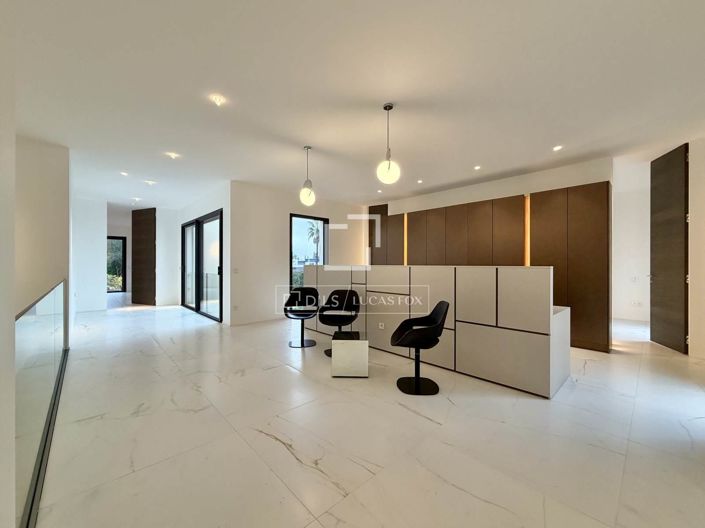 Image No.21-3 Bed House for sale