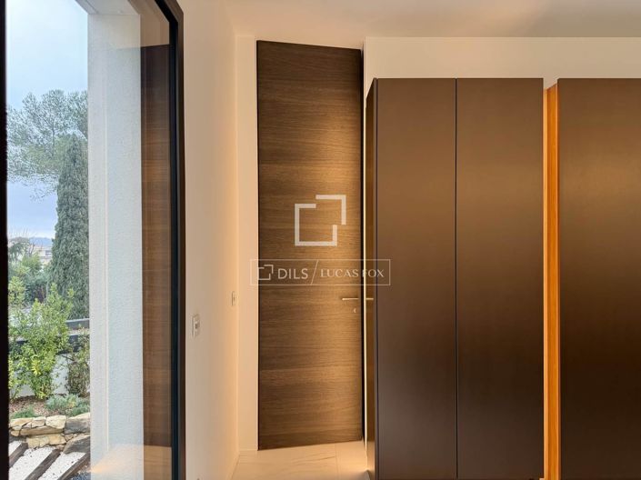 Image No.22-3 Bed House for sale