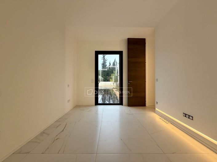 Image No.30-3 Bed House for sale