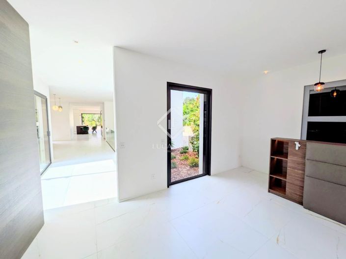 Image No.32-3 Bed House for sale