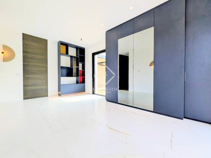 Image No.37-3 Bed House for sale