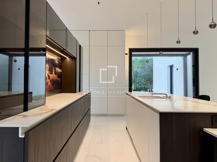 Image No.4-3 Bed House for sale