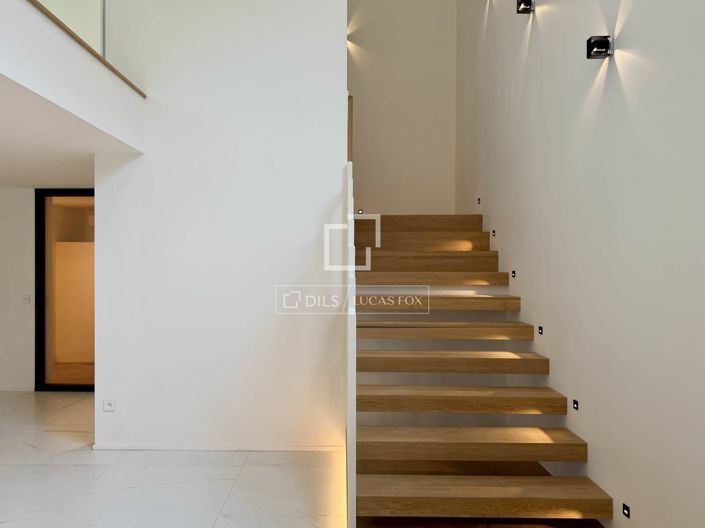 Image No.40-3 Bed House for sale