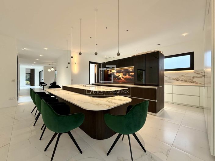 Image No.47-3 Bed House for sale