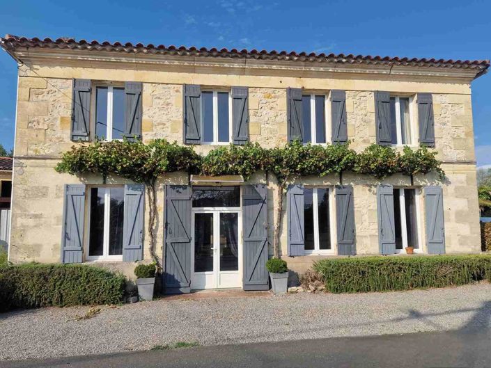 Image No.2-Maison de 2 chambres à vendre à Saint-Christoly-de-Blaye