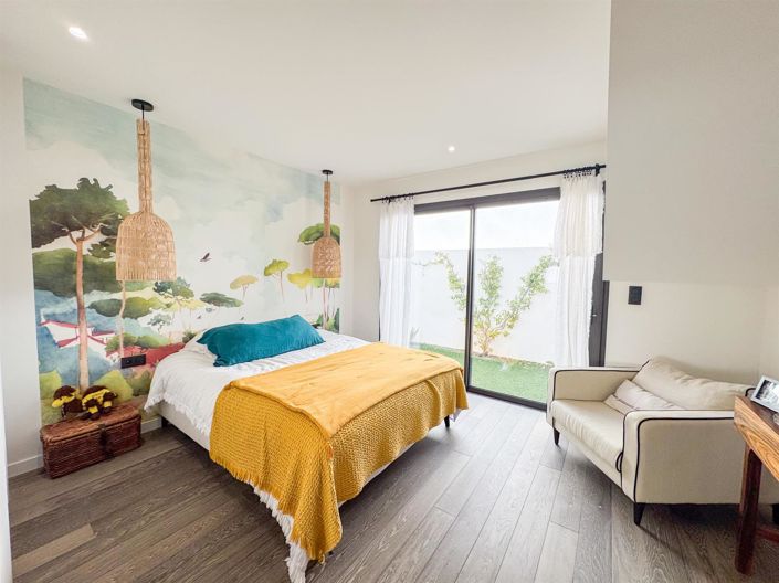 Image No.14-4 Bed House for sale