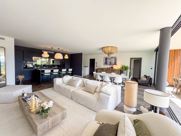 Image No.4-4 Bed House for sale