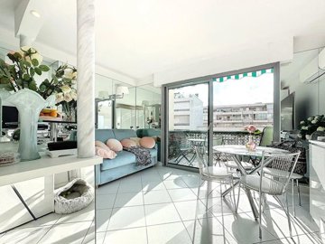 1 - Cannes, Apartment