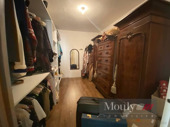 Image No.24-5 Bed House for sale