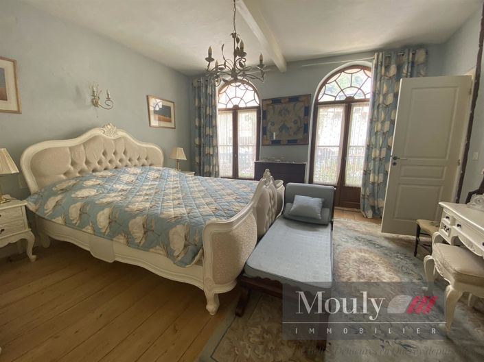 Image No.9-5 Bed House for sale