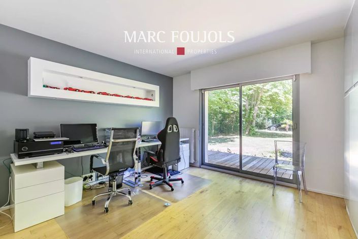 Image No.11-6 Bed House for sale