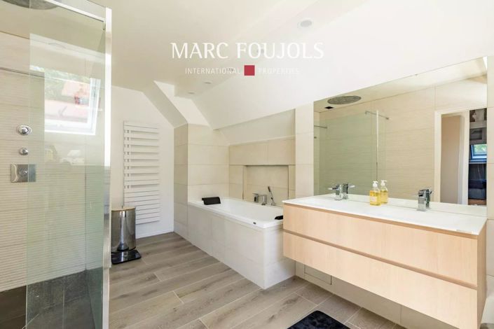 Image No.15-6 Bed House for sale