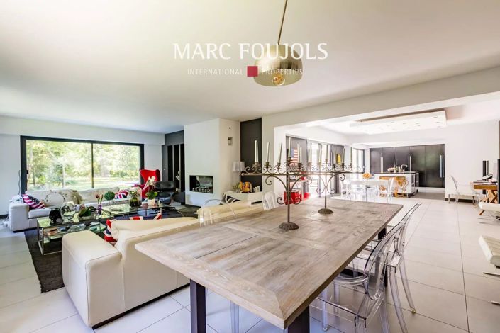 Image No.4-6 Bed House for sale