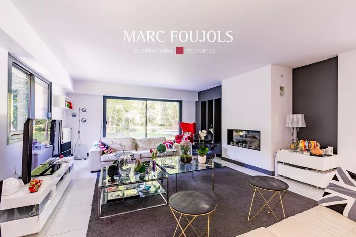 Image No.5-6 Bed House for sale