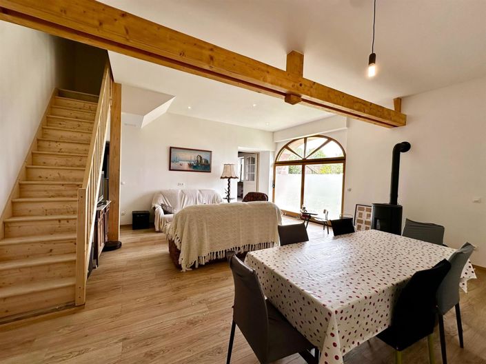 Image No.1-3 Bed House for sale