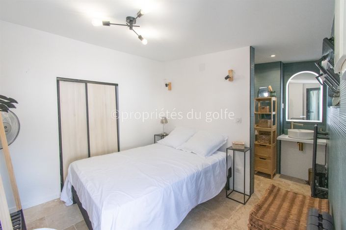 Image No.16-6 Bed House for sale