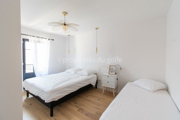 Image No.18-6 Bed House for sale