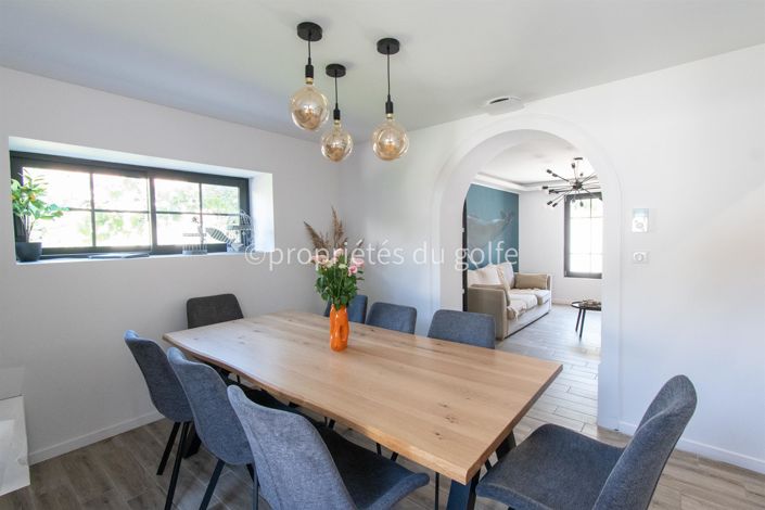 Image No.9-6 Bed House for sale