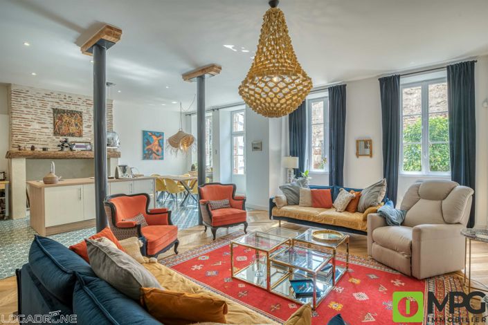 Image No.7-5 Bed House for sale