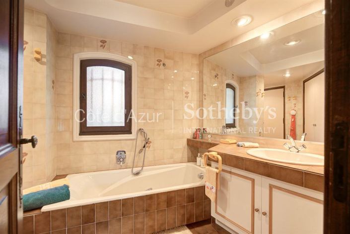 Image No.19-Propriété de 4 chambres à vendre à Cannes
