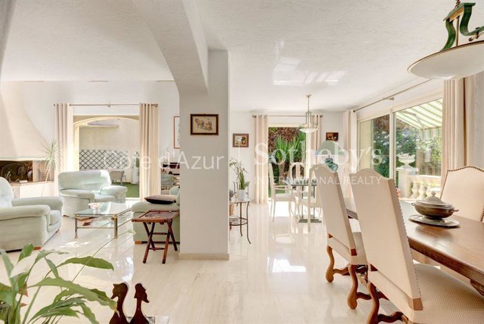 Image No.2-4 Bed Property for sale