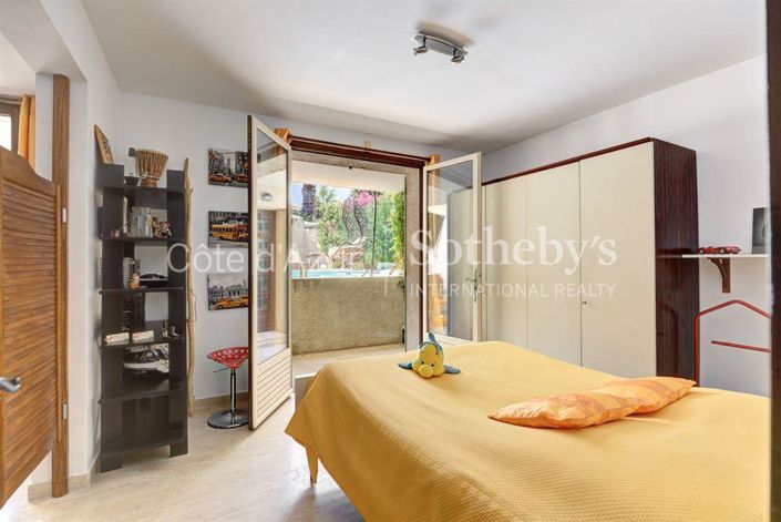 Image No.20-4 Bed Property for sale