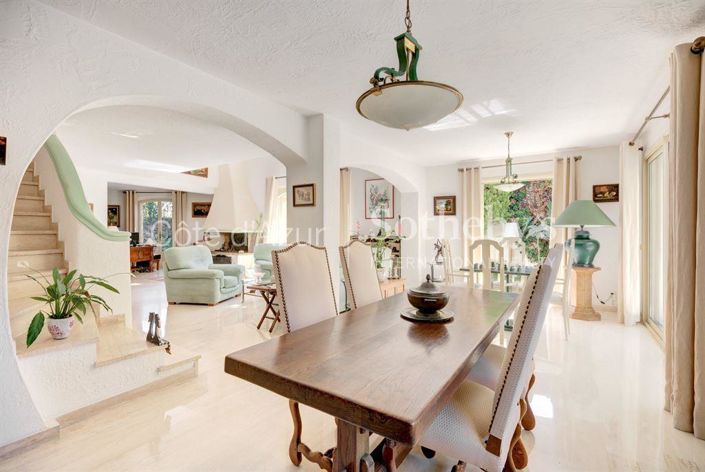 Image No.5-4 Bed Property for sale