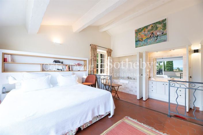 Image No.16-6 Bed House for sale