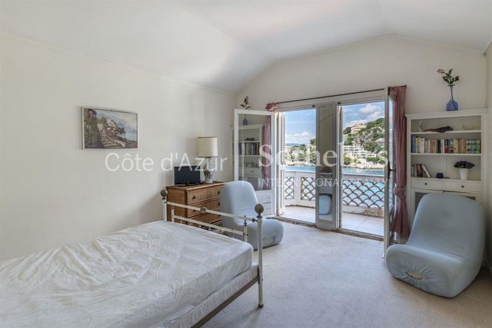 Image No.16-7 Bed Property for sale