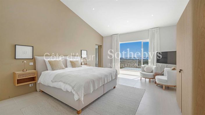 Image No.12-4 Bed Property for sale