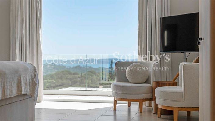 Image No.19-4 Bed Property for sale